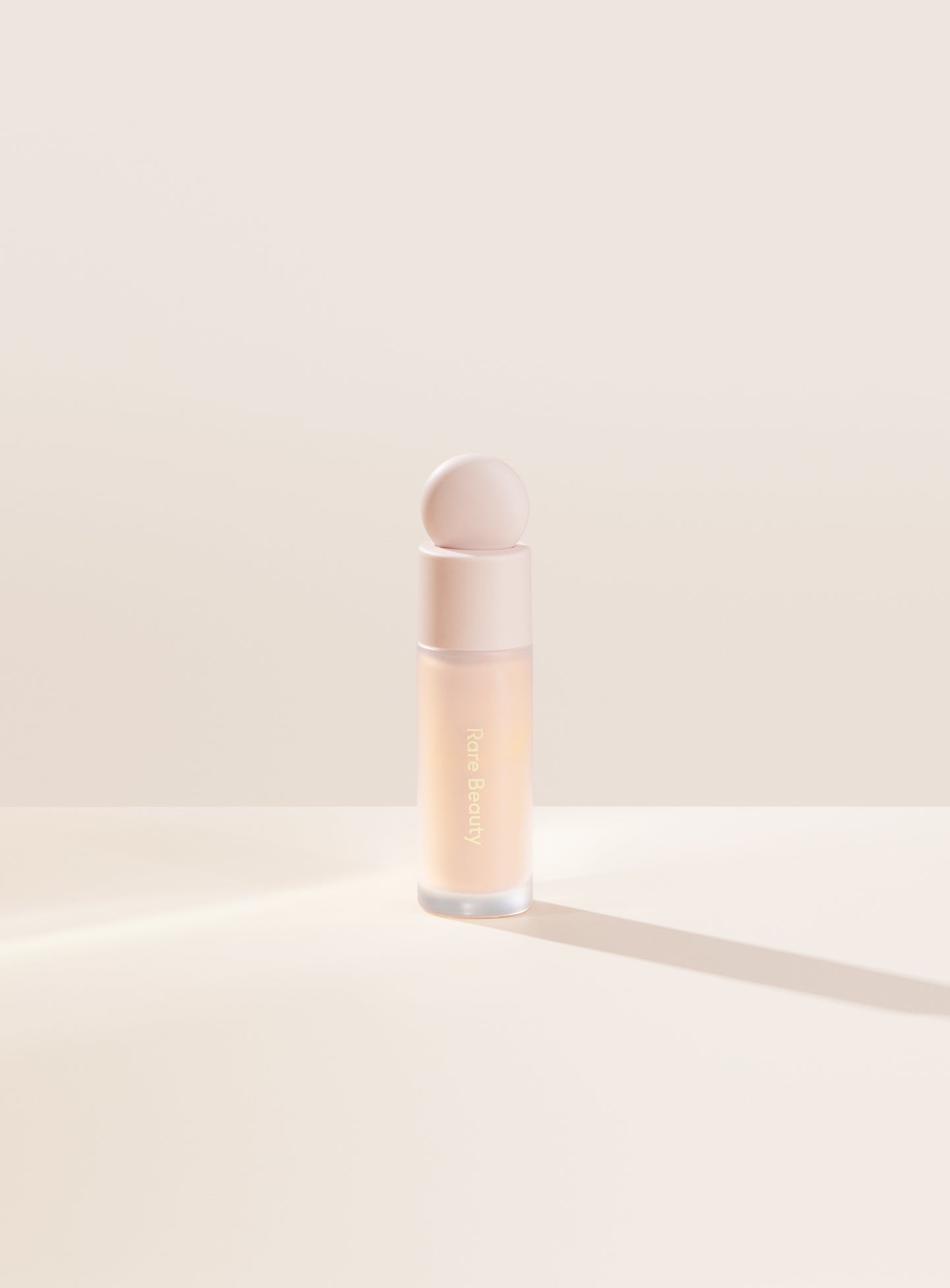 Liquid Touch Brightening Concealer - Image 2