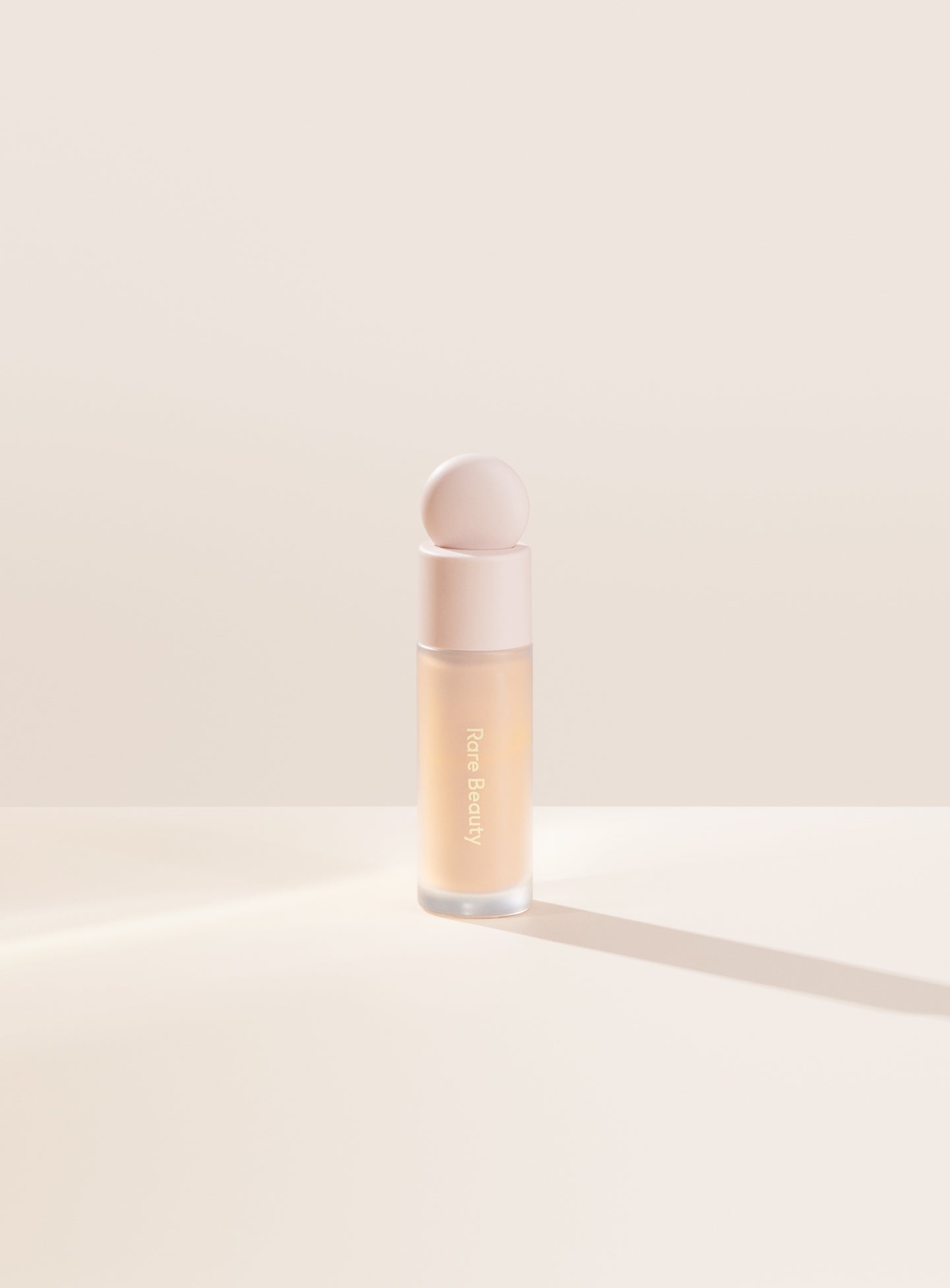 Liquid Touch Brightening Concealer - Image 3