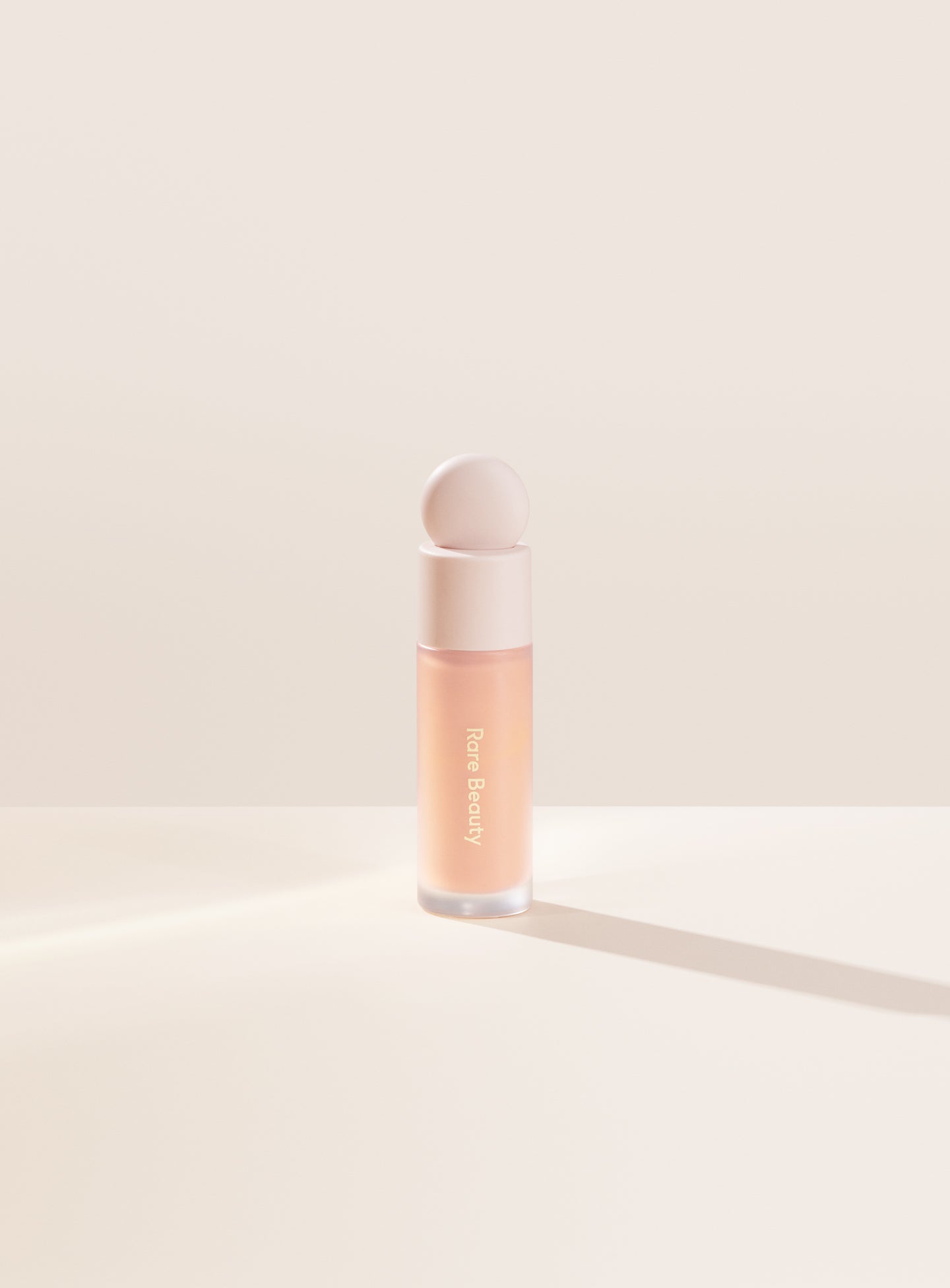 Liquid Touch Brightening Concealer - Image 6