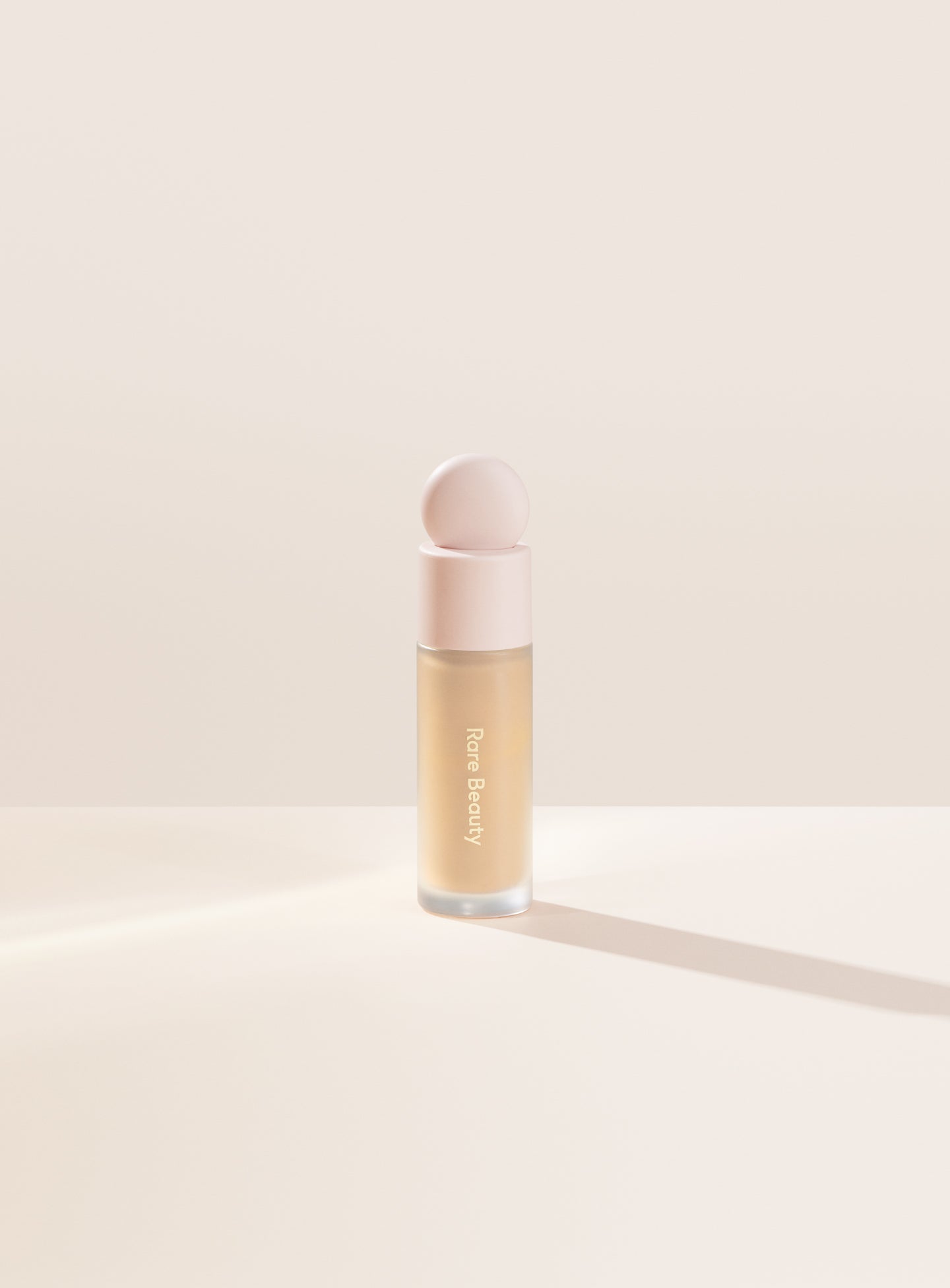 Liquid Touch Brightening Concealer - Image 8