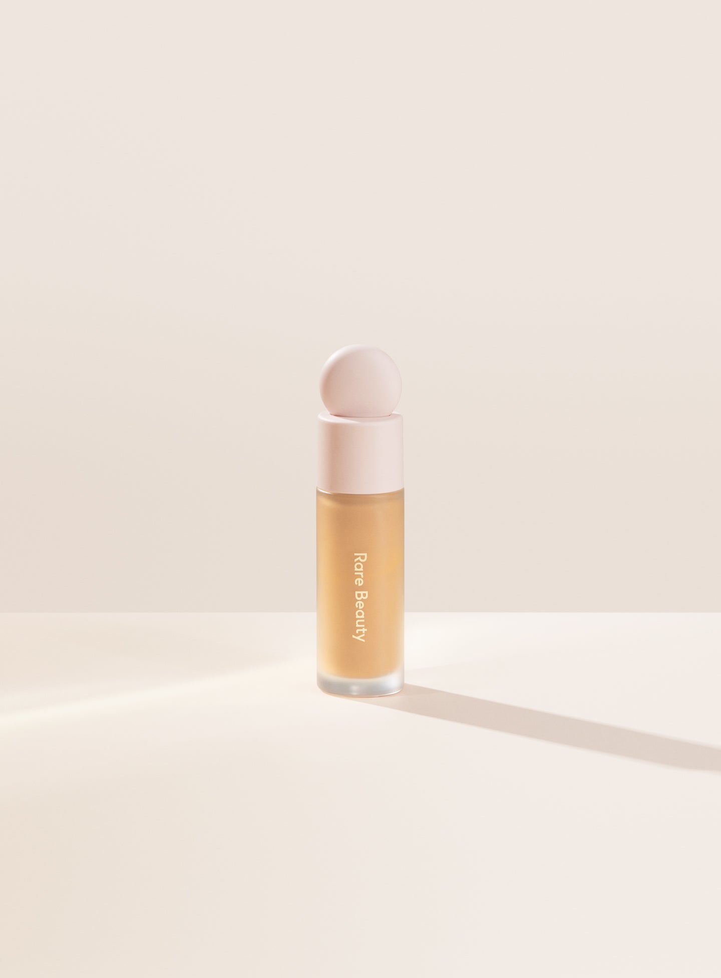 Liquid Touch Brightening Concealer - Image 15