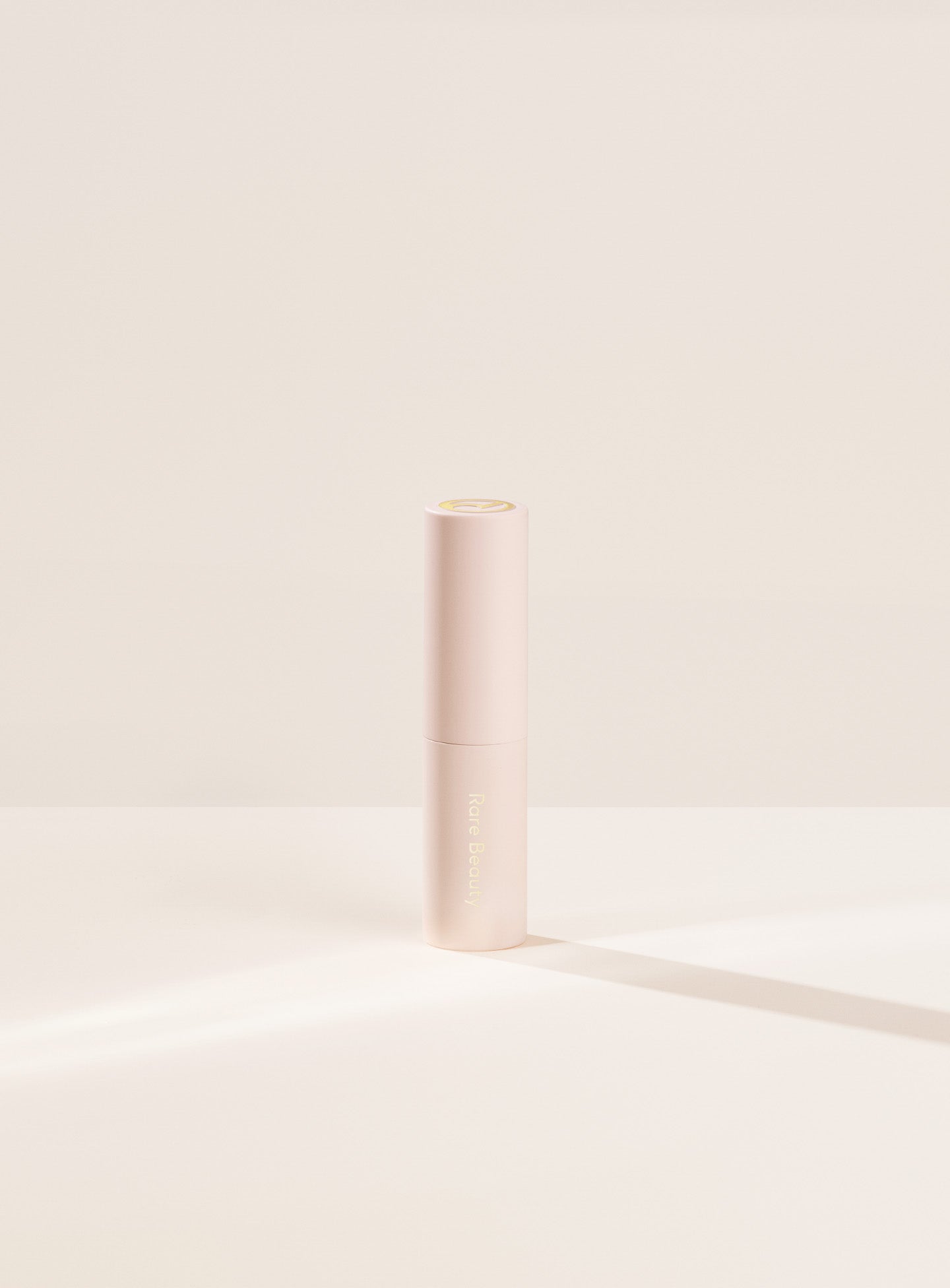 Perfect Strokes Universal Volumizing Mascara Mini - Image 8